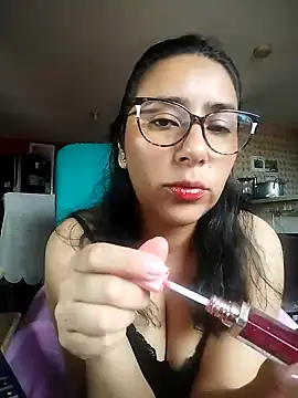 Snapshot of Im_Alma_ chatting on April 2026 01:37:02 PM Im Alma online show from April 2026 01:37:02 PM