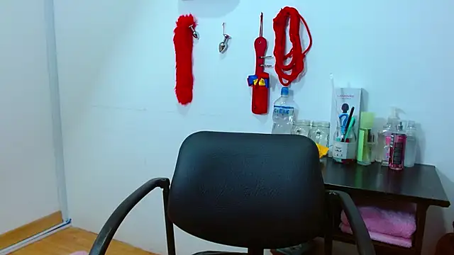 JessicaRabbit04 online show from January 2025 09:03:01 PM