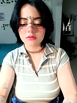 Lin-cute online show from February 2025 07:49:01 PM