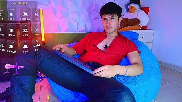 santyago taylor online show from September 2025 06:35:02 PM