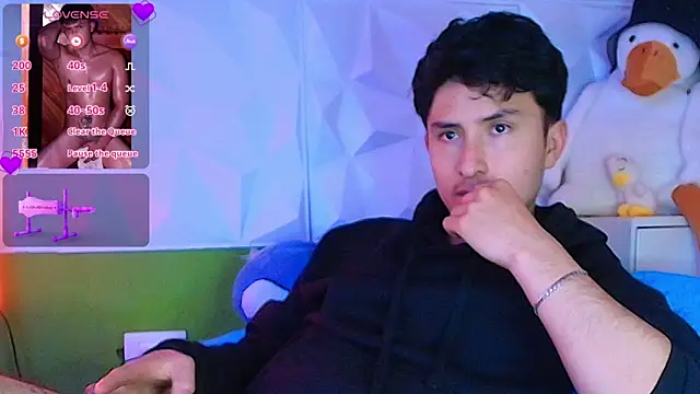 santyago taylor online show from October 2025 06:38:02 PM