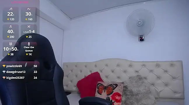 cristal horny19 online show from February 2025 03:03:01 AM