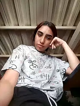 ifeelverywet andhot online show from January 2025 07:00:02 PM