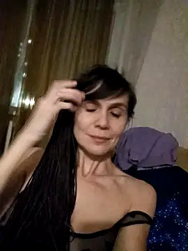 Francenia lolis online show from January 2025 06:06:01 PM