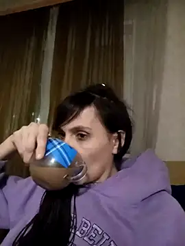 Francenia lolis online show from January 2025 07:00:02 PM