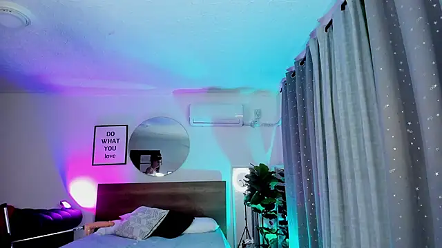 valery yepes online show from February 2025 06:02:02 PM