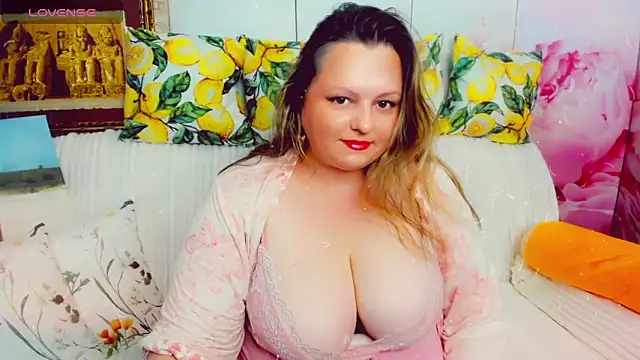 KlaraHoll online show from May 2026 03:20:01 PM