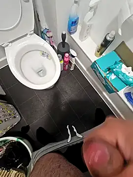 Snapshot of eric69_69 chatting on December 2024 09:36:02 PM eric69 69 online show from December 2024 09:36:02 PM