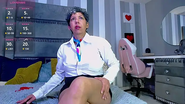 Julianewell online show from January 2026 12:21:01 PM