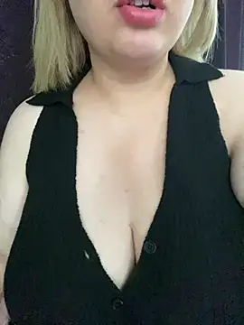 Snapshot of cansuozell chatting on February 2025 11:53:01 AM cansuozell online show from February 2025 11:53:01 AM