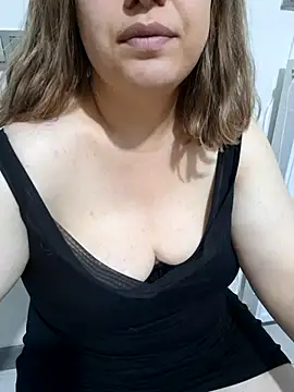 Snapshot of cansuozell chatting on September 2025 05:34:01 PM cansuozell online show from September 2025 05:34:01 PM