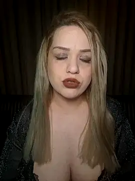 cansuozell online show from April 2026 08:02:01 PM