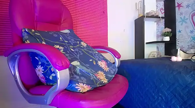 KOURTNEY-- online show from March 2025 07:53:02 AM