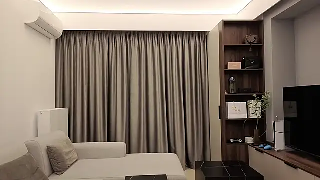 IrisNoire online show from February 2026 08:40:01 PM