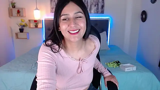 mia aira online show from January 2025 04:41:01 PM