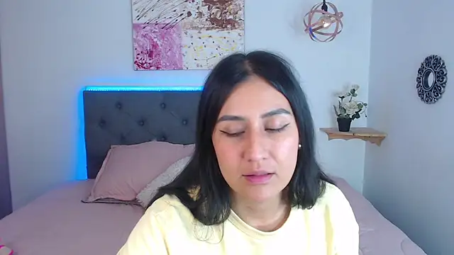 mia aira online show from February 2025 08:31:01 PM