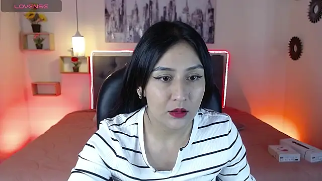 mia aira online show from February 2025 08:58:02 PM