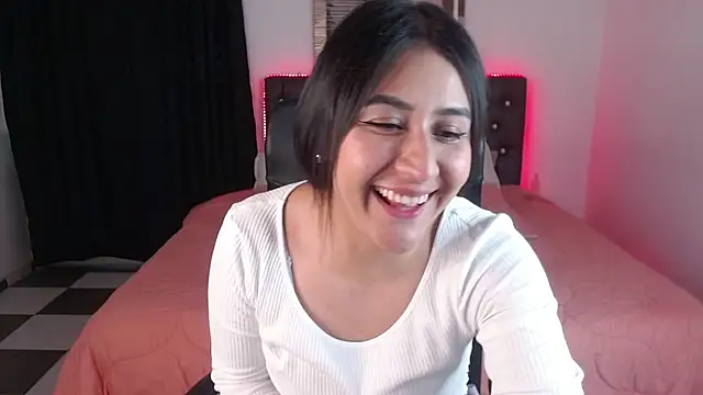 mia aira online show from February 2025 07:19:02 PM