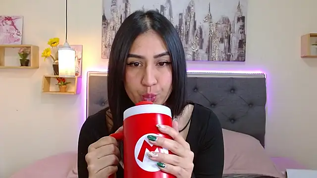 mia aira online show from September 2025 03:33:01 PM