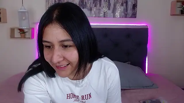 mia aira online show from October 2025 03:13:01 PM