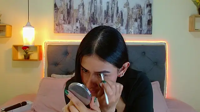 mia aira online show from January 2026 04:31:01 PM