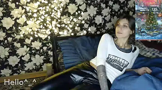 Snapshot of BroadFantasy chatting on December 2024 03:33:02 PM BroadFantasy online show from December 2024 03:33:02 PM