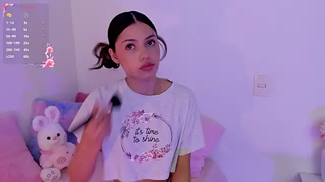 Snapshot of Brisa_blue chatting on April 2026 08:15:01 PM Brisa blue online show from April 2026 08:15:01 PM