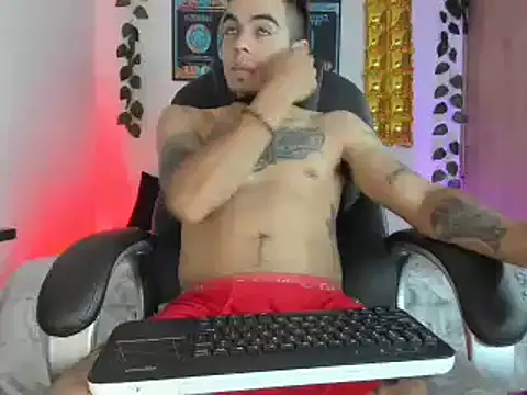 mikee scooth online show from February 2025 07:45:02 AM