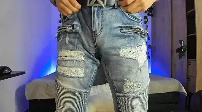 mikee scooth online show from February 2025 05:26:01 AM