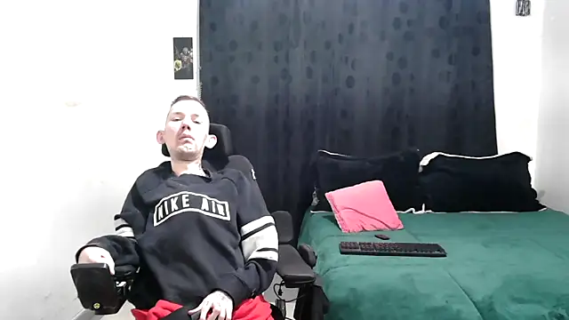 Sophia and Thomas online show from March 2025 09:49:01 AM