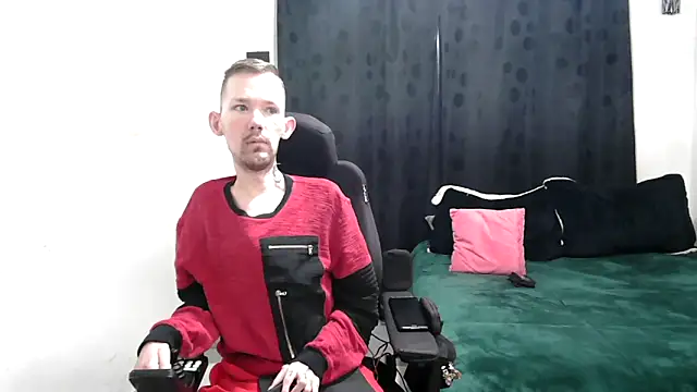 Sophia and Thomas online show from March 2025 09:56:01 AM