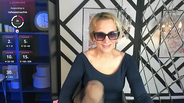 Snapshot of Queen_Anna_ chatting on August 2026 05:31:01 AM Queen Anna online show from August 2026 05:31:01 AM