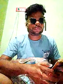Snapshot of RohanBig chatting on May 2026 02:14:01 PM RohanBig online show from May 2026 02:14:01 PM