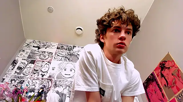 Snapshot of LukeSweet chatting on April 2026 11:05:02 AM LukeSweet online show from April 2026 11:05:02 AM