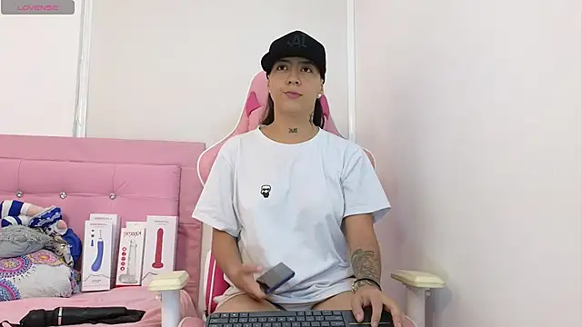 Karoll horny  online show from February 2025 07:19:02 PM