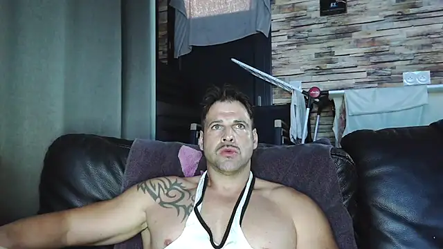 XxBigboybandxX online show from November 2025 04:17:02 PM