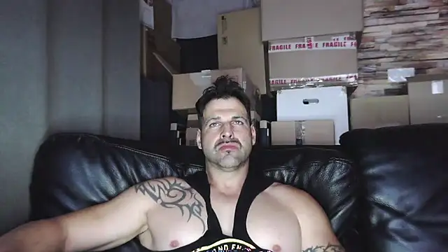 XxBigboybandxX online show from April 2026 07:07:02 PM