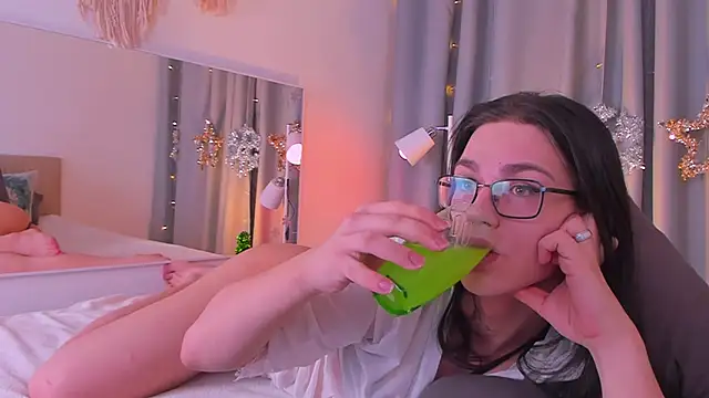 Alfreda Mills online show from December 2024 08:53:01 PM