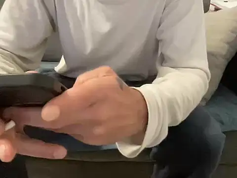 4small4inchlol online show from February 2026 08:29:01 PM