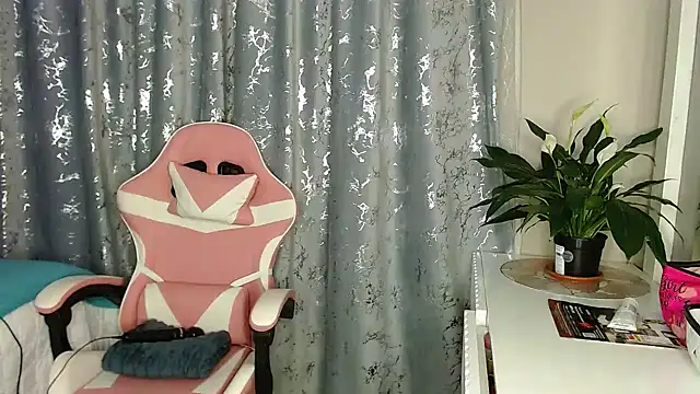 Snapshot of MissBigNipples chatting on July 2026 03:01:01 AM MissBigNipples online show from July 2026 03:01:01 AM