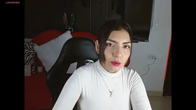 Carolaine69  online show from July 2026 01:13:01 PM