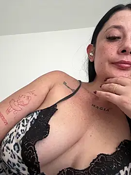 Libia James online show from June 2026 05:04:01 PM