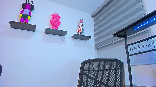 Gangster Girl online show from November 2025 04:15:02 AM