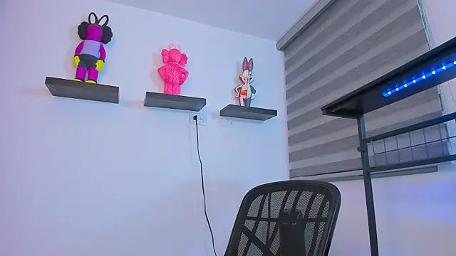 Gangster Girl online show from November 2025 12:55:01 AM