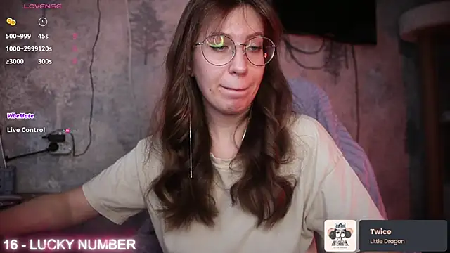 Snapshot of ms_allison_w chatting on October 2025 12:05:02 PM ms allison w online show from October 2025 12:05:02 PM