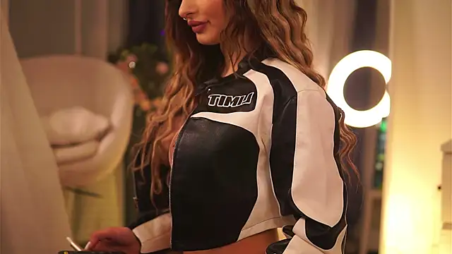 Snapshot of AvaShayy chatting on January 2025 12:33:01 AM AvaShayy online show from January 2025 12:33:01 AM