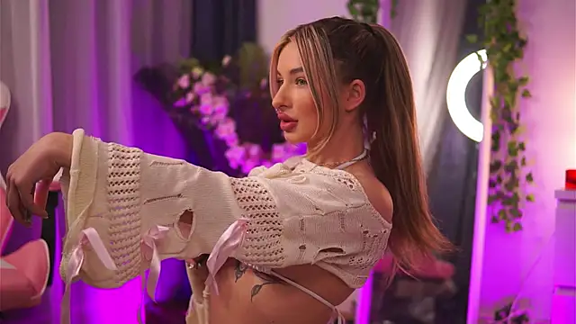 Snapshot of AvaShayy chatting on February 2025 11:24:01 PM AvaShayy online show from February 2025 11:24:01 PM