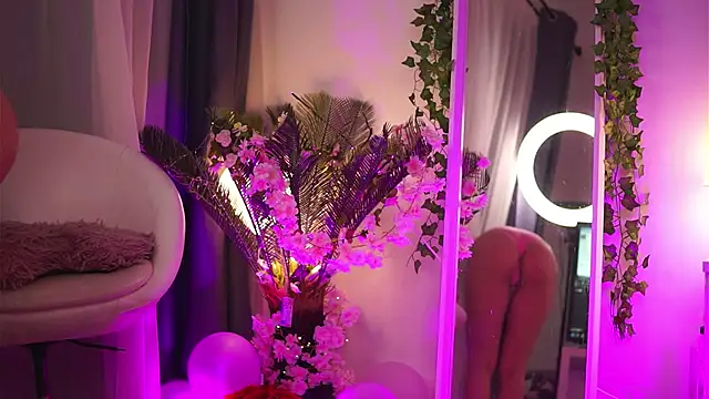 Snapshot of AvaShayy chatting on February 2025 02:39:02 AM AvaShayy online show from February 2025 02:39:02 AM