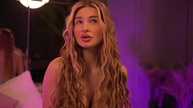 Snapshot of AvaShayy chatting on March 2025 01:01:01 AM AvaShayy online show from March 2025 01:01:01 AM