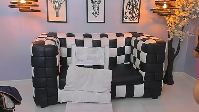 Snapshot of SARAFOXX_ chatting on December 2024 01:36:01 AM SARAFOXX online show from December 2024 01:36:01 AM